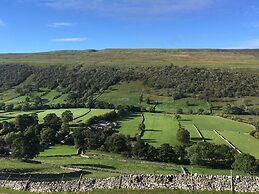 Sweetbriar Cottage B&B and Camping