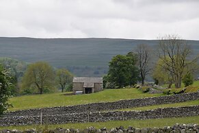 Sweetbriar Cottage B&B and Camping