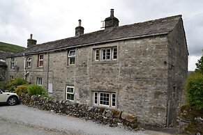 Sweetbriar Cottage B&B and Camping