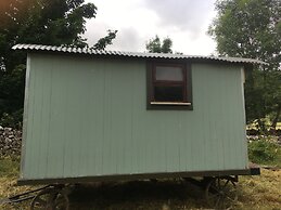 Sweetbriar Cottage B&B and Camping