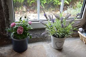 Sweetbriar Cottage B&B and Camping