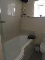 Sweetbriar Cottage B&B and Camping