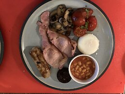 Sweetbriar Cottage B&B and Camping