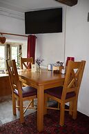 Sweetbriar Cottage B&B and Camping