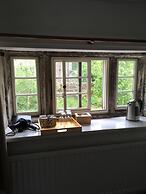 Sweetbriar Cottage B&B and Camping