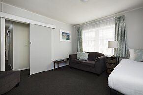 Harbour View Motel and Water Front Apartments
