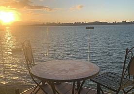 Harbour View Motel and Water Front Apartments