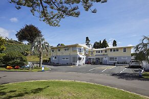 Harbour View Motel and Water Front Apartments