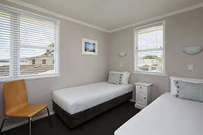 Harbour View Motel and Water Front Apartments