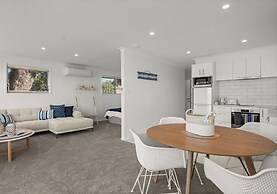 Harbour View Motel and Water Front Apartments