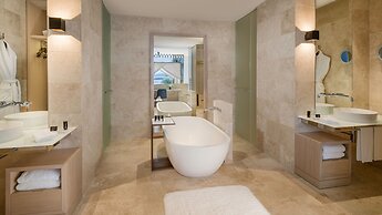 InterContinental Hayman Great Barrier Reef by IHG