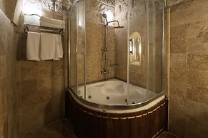 Grand Cave Suites