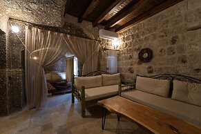 Grand Cave Suites