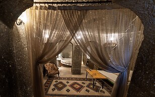 Grand Cave Suites