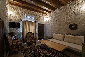 Grand Cave Suites
