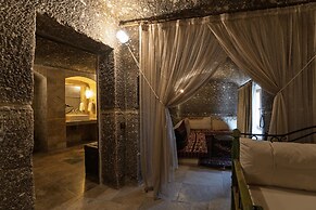 Grand Cave Suites