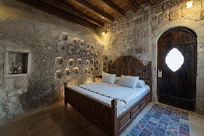 Grand Cave Suites