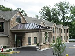 Red Carpet Inn And Suites Monmouth Jtc