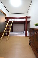 iCOS Guesthouse 1 for Female - Hostel