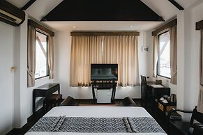 THEE Kashatharn by TH District