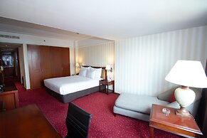 REDTOP Hotel & Convention Center