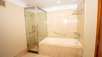 REDTOP Hotel & Convention Center