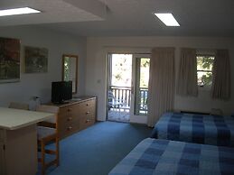 Baneberry Golf and Resort