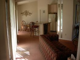 Baneberry Golf and Resort