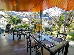 The Cosy Beach Resort