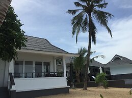 The Cosy Beach Resort