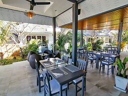 The Cosy Beach Resort