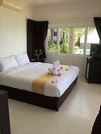 The Cosy Beach Resort