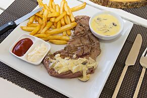 The Cosy Beach Resort