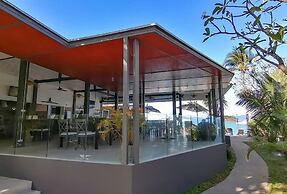 The Cosy Beach Resort