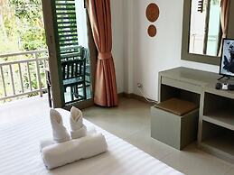 Ampha Place Hotel