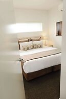 Oaks Middlemount Suites
