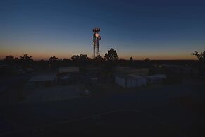 Oaks Moranbah Suites