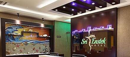 Sri Enstek Hotel