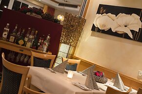 Luckai Hotel Restaurant