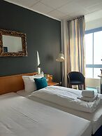 Stargaze Forum Hotel