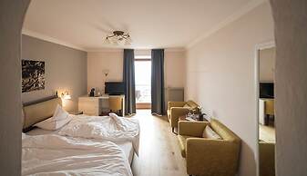 SCHLOSS PLARS Wine & Suites