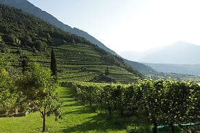 SCHLOSS PLARS Wine & Suites