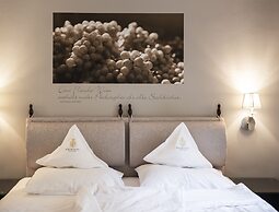 SCHLOSS PLARS Wine & Suites