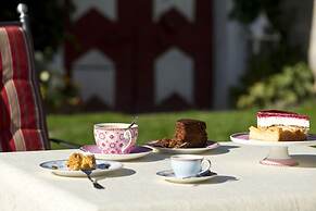 SCHLOSS PLARS Wine & Suites