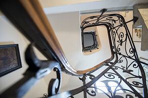SCHLOSS PLARS Wine & Suites