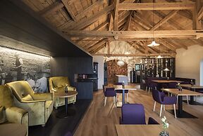 SCHLOSS PLARS Wine & Suites
