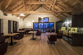 SCHLOSS PLARS Wine & Suites
