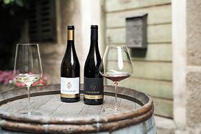 SCHLOSS PLARS Wine & Suites