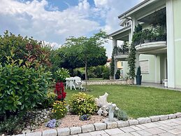 Eremes Rooms & Apartments