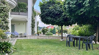 Eremes Rooms & Apartments